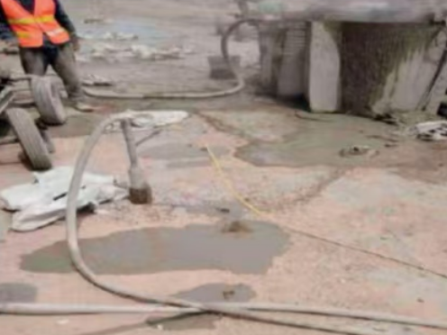 贵定水泥混凝土路面板底注浆技术 路面脱空注浆整治方案